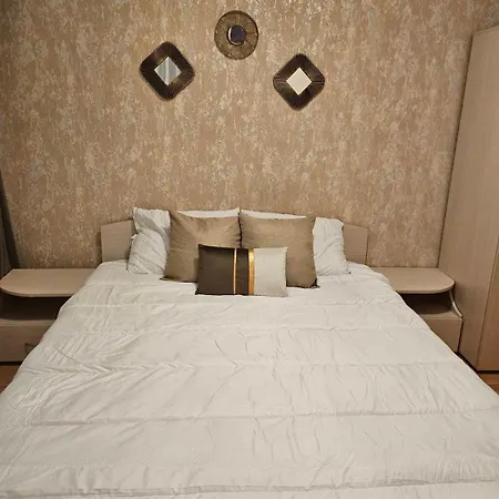 Family In Sunny Apartament *