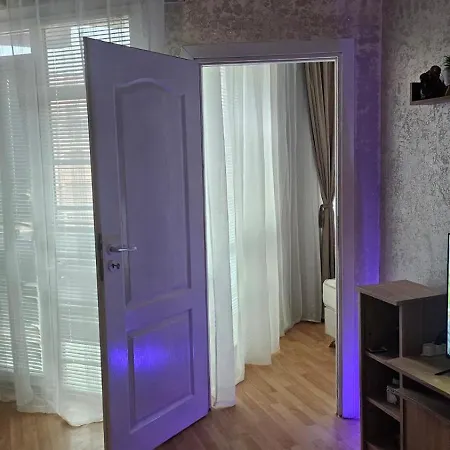 Family In Sunny Апартаменты